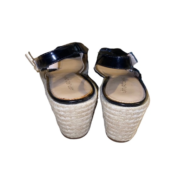 Arturo Chiang Patent Leather Wedge Sandal Size 9.5 - Picture 4 of 6